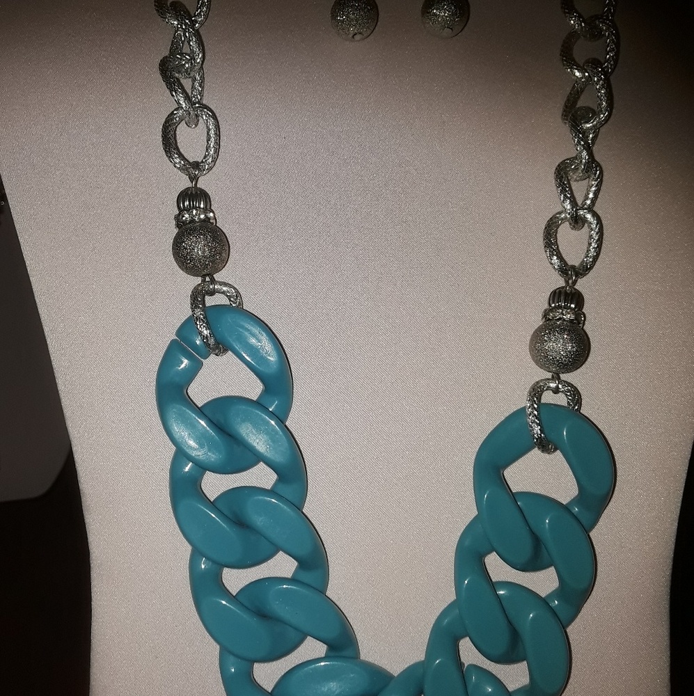 Jewelry - Picture 6 of 8